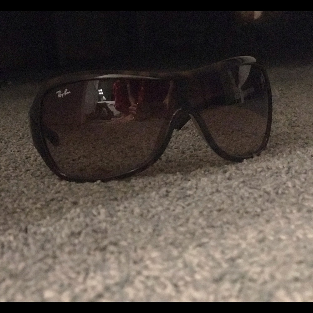 Ray ban sunglasses with case